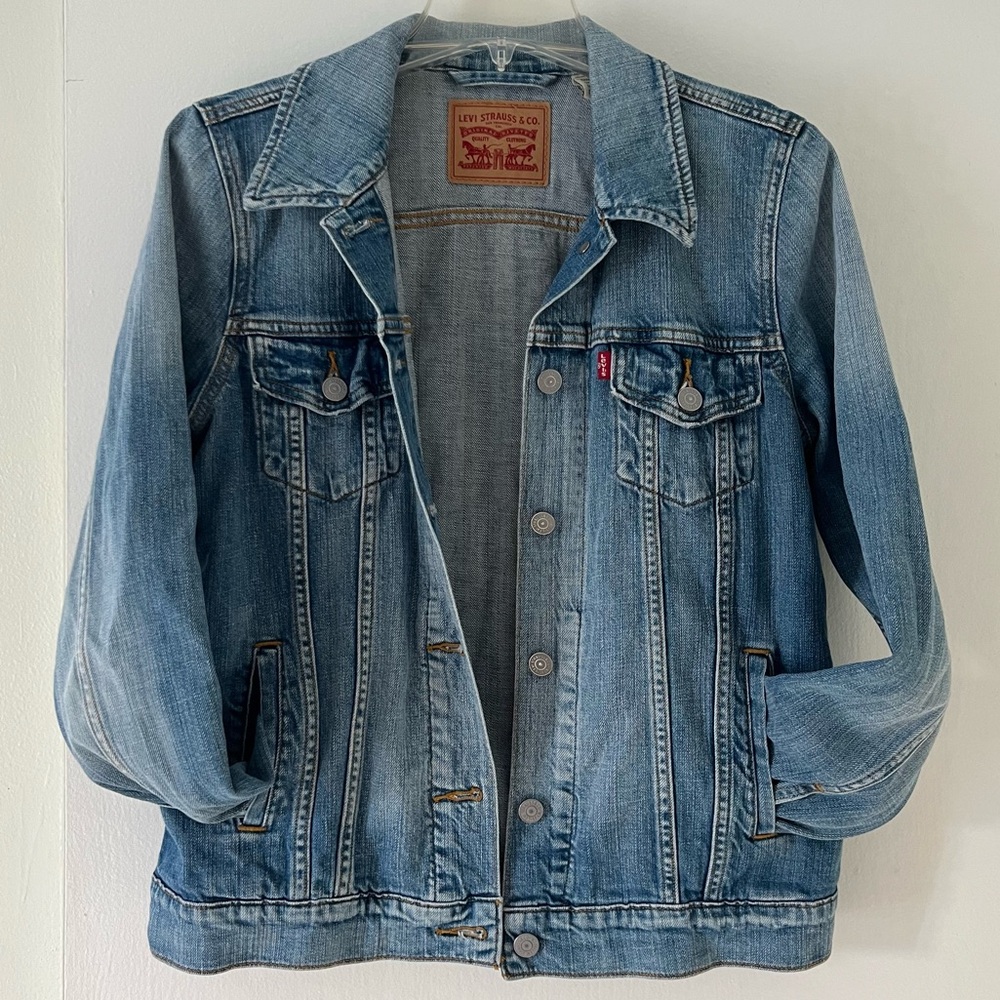 Levi’s Jean Jacket - Picture 2 of 9